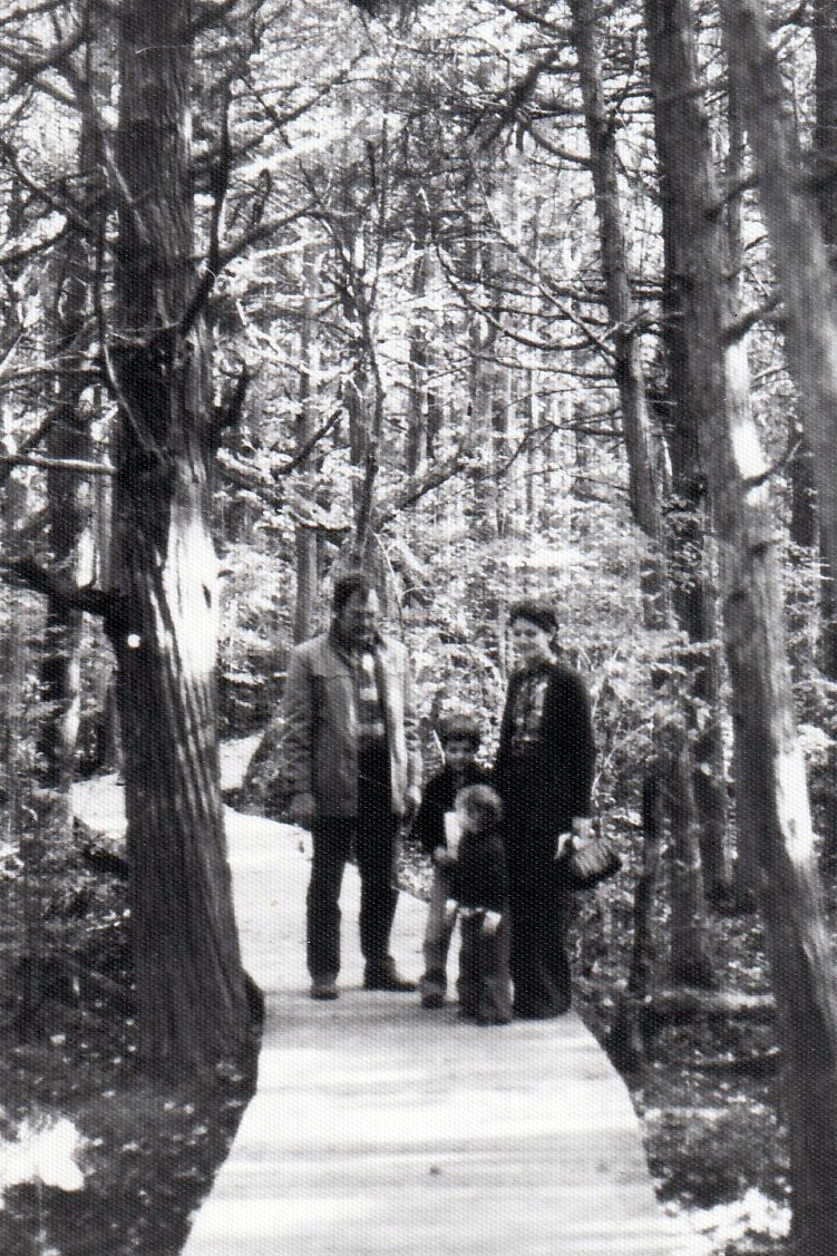 Hans, Tokkie en die kinders in die Nickerson State Park. 