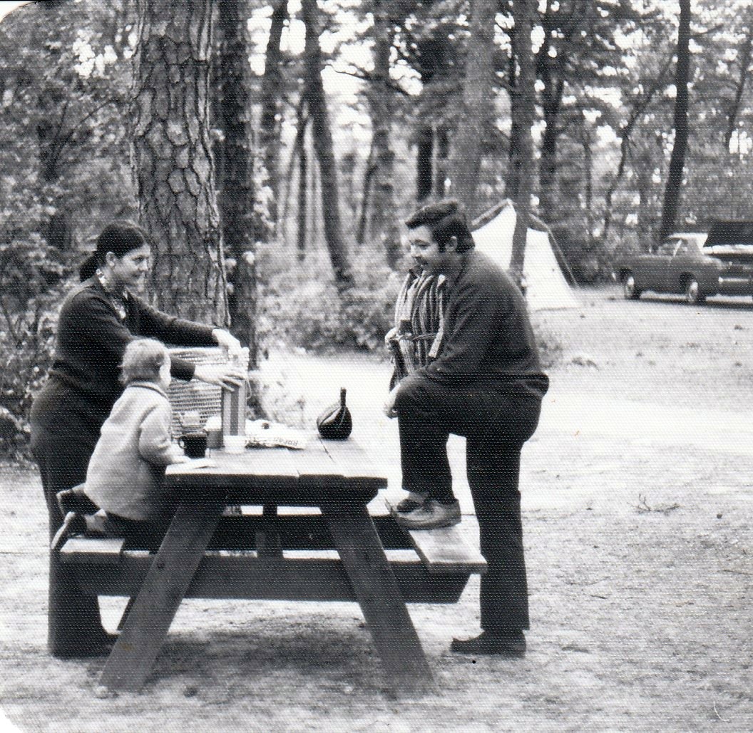 Tokkie skink vir ons koffie. Hans se foto. 