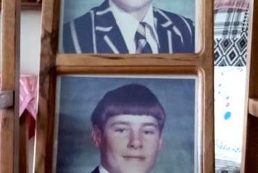 ‘n JONG TWEELING SNEUWEL SAAM